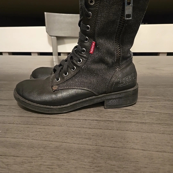 Levi's Black Lace-Up Boots - Picture 1 of 5